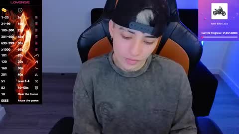 Snapshot of im_laia_ chatting on 10.03.25 Laia online show from 10.03.25