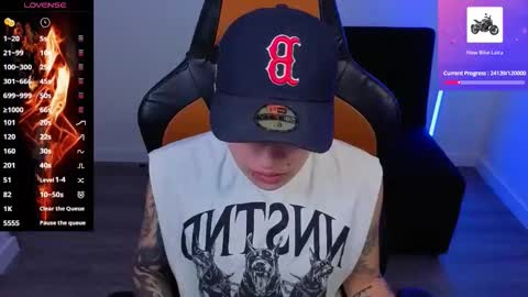 Snapshot of im_laia_ chatting on 10.10.25 Laia online show from 10.10.25