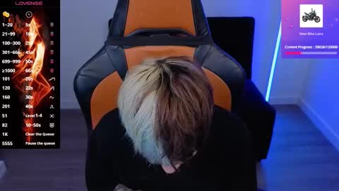 Snapshot of im_laia_ chatting on 10.16.25 Laia online show from 10.16.25