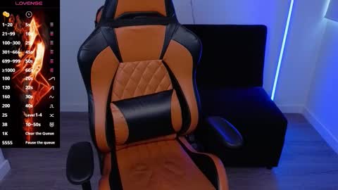 Snapshot of im_laia_ chatting on 10.26.25 Laia online show from 10.26.25