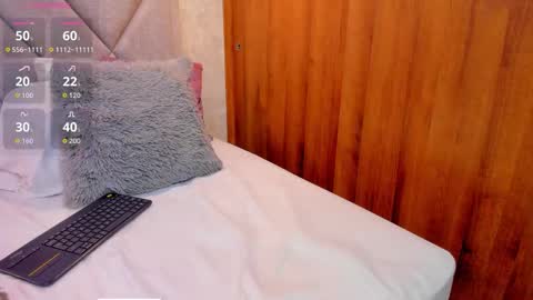 Snapshot of im_manu chatting on 12.04.25 Manu online show from 12.04.25