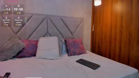 Snapshot of im_manu chatting on 01.08.26 Manu online show from 01.08.26