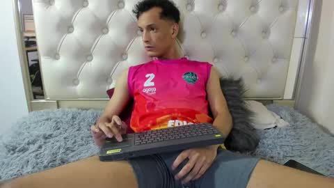 Snapshot of im_maxpassion chatting on 10.19.25 IM MAXPASSION online show from 10.19.25