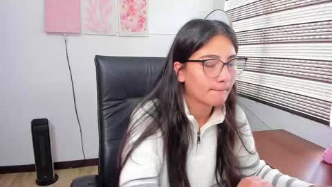 Mia online show from 04.03.26