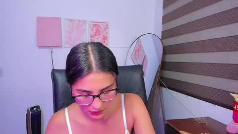 Snapshot of im_miia chatting on 05.16.26 Mia online show from 05.16.26