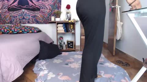 Cutie pie online show from 10.21.25