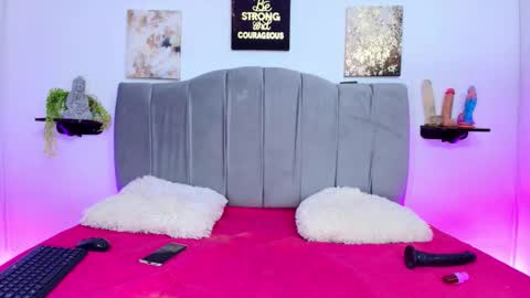 im_riley_ online show from 10.06.25