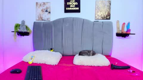 im_riley_ online show from 10.08.25