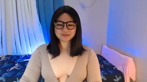 Snapshot of im_ur_cutiewife chatting on 09.11.25 cherryl online show from 09.11.25
