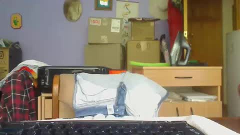 Snapshot of imaussiechris chatting on 11.17.25 Aussie Guy online show from 11.17.25