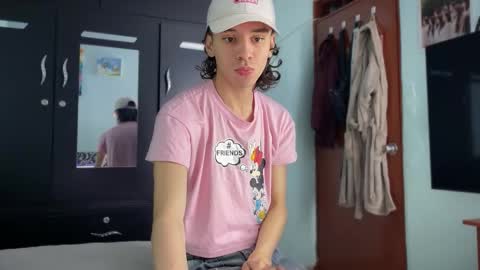 Colton Alvin Independent model online show from 10.17.25