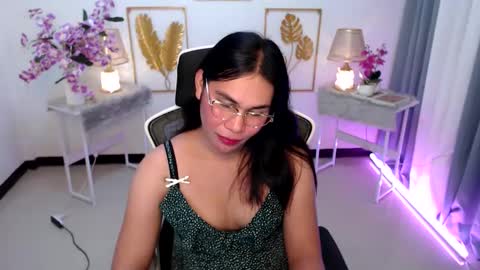 Snapshot of imdestined_foryou chatting on 12.24.24 Ashley online show from 12.24.24