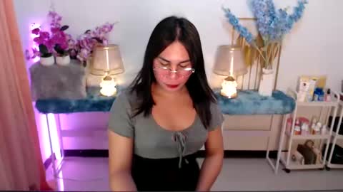 Snapshot of imdestined_foryou chatting on 01.18.25 Ashley online show from 01.18.25