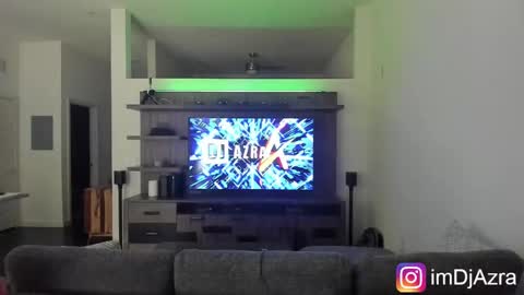 Snapshot of imdjazra chatting on 09.27.25 DJ Azra online show from 09.27.25