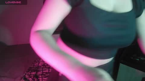 Snapshot of imlovelyrose chatting on 11.10.25 ROSE online show from 11.10.25