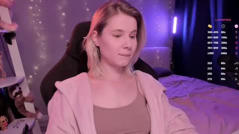 Mia online show from 04.12.26