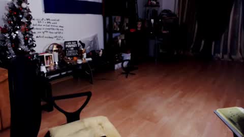 Empress online show from 03.08.25