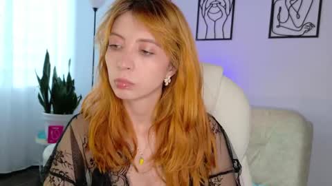 Sienna online show from 10.03.25