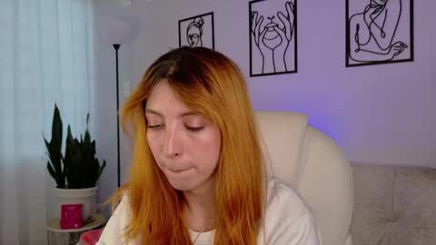 Sienna online show from 10.16.25