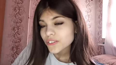 Mia online show from 04.12.26