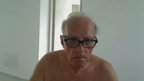 Snapshot of incendiado chatting on 10.16.25 incendiado online show from 10.16.25