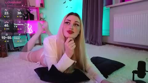  Dina  Help me reach 100 likes  online show from 11.27.25