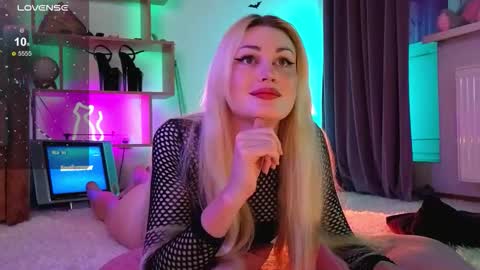  Dina  Help me reach 100 likes  online show from 02.10.26