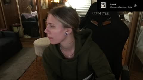 Snapshot of incognitoqueen chatting on 12.05.24 Carter online show from 12.05.24