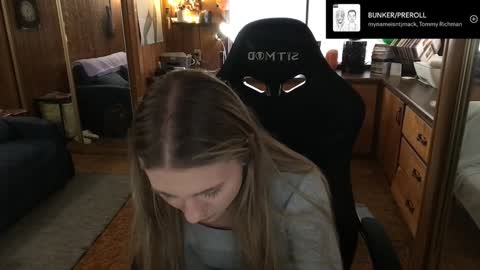 Snapshot of incognitoqueen chatting on 12.06.24 Carter online show from 12.06.24