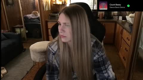 Snapshot of incognitoqueen chatting on 12.22.24 Carter online show from 12.22.24