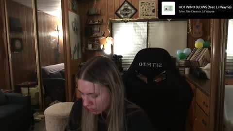 Snapshot of incognitoqueen chatting on 12.30.24 Carter online show from 12.30.24