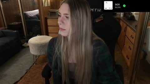 Snapshot of incognitoqueen chatting on 12.31.24 Carter online show from 12.31.24