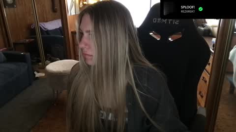 Snapshot of incognitoqueen chatting on 12.31.24 Carter online show from 12.31.24