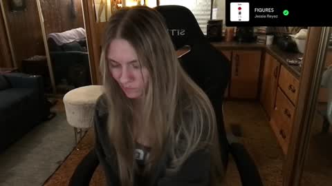 Snapshot of incognitoqueen chatting on 01.01.25 Carter online show from 01.01.25