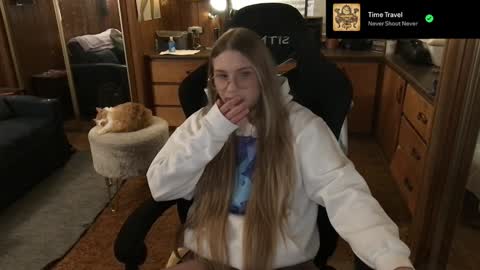 Snapshot of incognitoqueen chatting on 01.03.25 Carter online show from 01.03.25