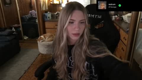 Snapshot of incognitoqueen chatting on 01.09.25 Carter online show from 01.09.25