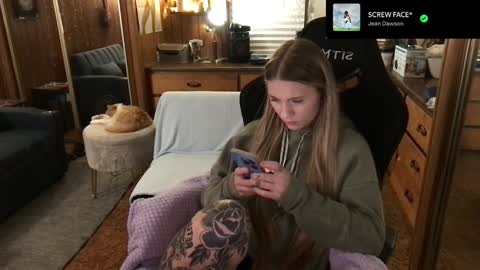 Snapshot of incognitoqueen chatting on 01.12.25 Carter online show from 01.12.25