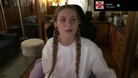 Snapshot of incognitoqueen chatting on 01.23.25 Carter online show from 01.23.25