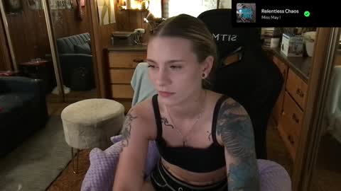 Snapshot of incognitoqueen chatting on 01.28.25 Carter online show from 01.28.25