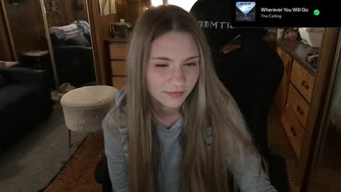 Snapshot of incognitoqueen chatting on 02.19.25 Carter online show from 02.19.25