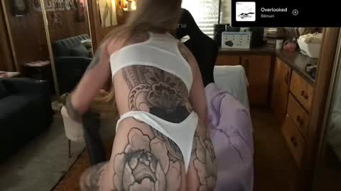 Snapshot of incognitoqueen chatting on 02.19.25 Carter online show from 02.19.25