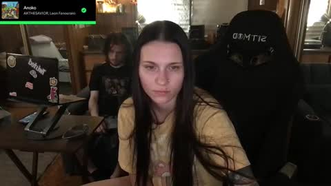 Snapshot of incognitoqueen chatting on 09.10.25 Carter online show from 09.10.25