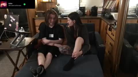 Snapshot of incognitoqueen chatting on 09.24.25 Carter online show from 09.24.25