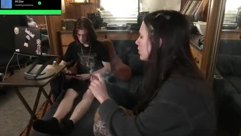 Snapshot of incognitoqueen chatting on 09.25.25 Carter online show from 09.25.25