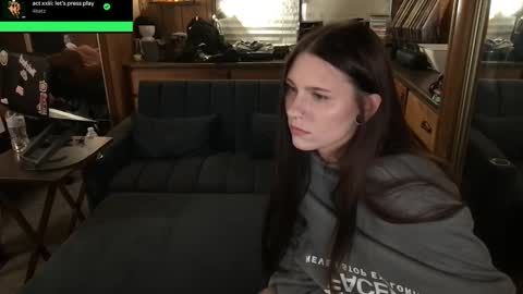 Snapshot of incognitoqueen chatting on 09.28.25 Carter online show from 09.28.25