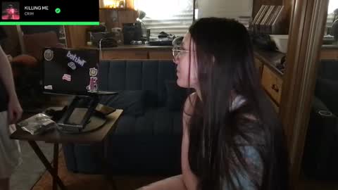 Snapshot of incognitoqueen chatting on 10.01.25 Carter online show from 10.01.25