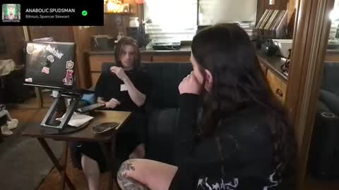 Snapshot of incognitoqueen chatting on 10.09.25 Carter online show from 10.09.25