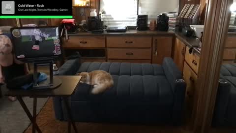 Snapshot of incognitoqueen chatting on 10.10.25 Carter online show from 10.10.25