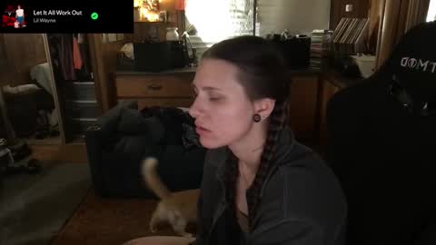 Snapshot of incognitoqueen chatting on 10.16.25 Carter online show from 10.16.25