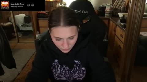 Snapshot of incognitoqueen chatting on 10.21.25 Carter online show from 10.21.25